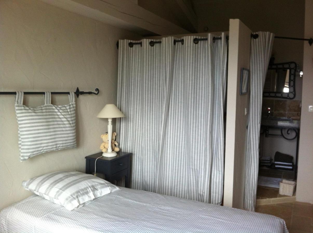 Oustau De Piera Bed and Breakfast Gordes Εξωτερικό φωτογραφία